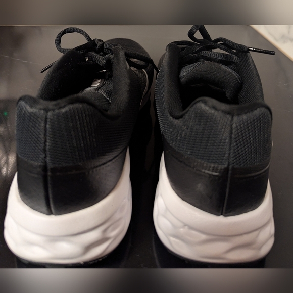 Nike Revolution 6 Next Nature Women's Black/White Running Shoes Size 9.5 W $94.9 - Picture 6 of 9